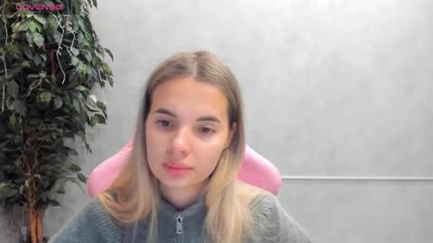 Snapshot of donnaaa_evans chatting on 9, 3, 2025 Donna On GMT2 Mon-Fri 3-9 AM online show from 9, 3, 2025