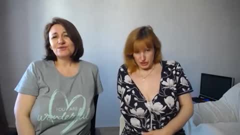 Snapshot of donnalimadonna chatting on 21, 4, 2026 Tatiana 43 curvy sexy body and Joanna redhead 39 years online show from 21, 4, 2026