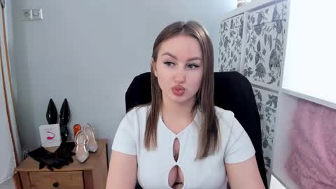 Snapshot of donnasensual chatting on 23, 4, 2026 DonnaSensual online show from 23, 4, 2026