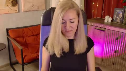 Snapshot of donnasmitth chatting on 27, 5, 2026 Donna online show from 27, 5, 2026