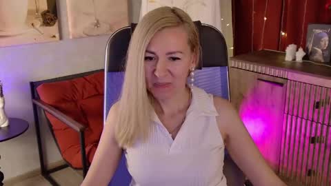 Snapshot of donnasmitth chatting on 5, 6, 2026 Donna online show from 5, 6, 2026