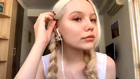 Snapshot of donnettakeblish chatting on 17, 10, 2025 Stella online show from 17, 10, 2025