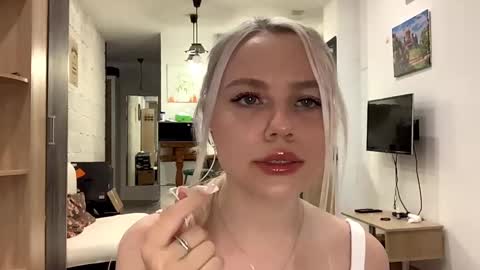 Snapshot of donnettakeblish chatting on 29, 10, 2025 Stella online show from 29, 10, 2025