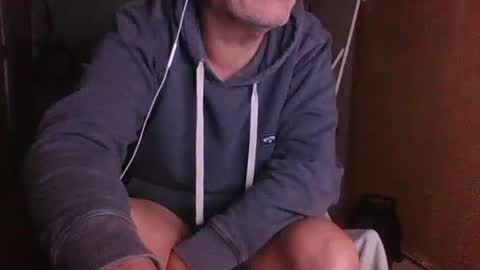 Snapshot of dontwalkonthegrass2 chatting on 16, 3, 2026 frenchfirefighter online show from 16, 3, 2026
