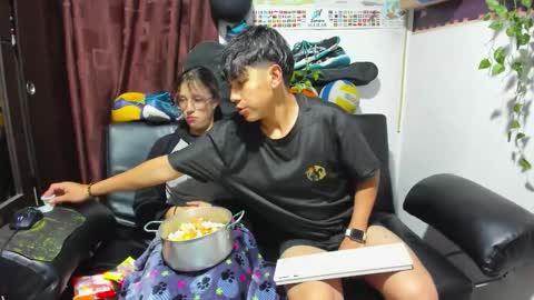 Snapshot of donuts_dd chatting on 26, 9, 2025 Donuts DD online show from 26, 9, 2025