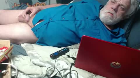 Snapshot of doouugcumming chatting on 10, 5, 2026 cummingdoouug online show from 10, 5, 2026