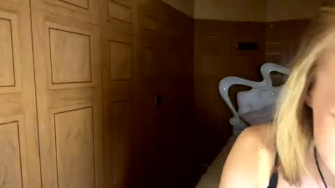 Snapshot of doreathagustave chatting on 21, 4, 2026 Anika online show from 21, 4, 2026