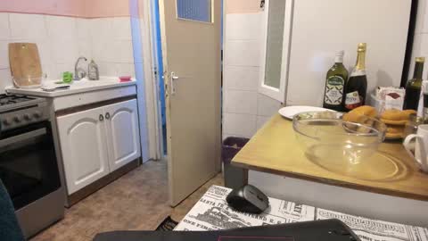 menu  below online show from 21, 3, 2026