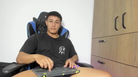 dorman_boy online show from 8, 1, 2026