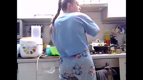 Snapshot of dorrie_ann chatting on 27, 1, 2025 Dorrie Ann online show from 27, 1, 2025