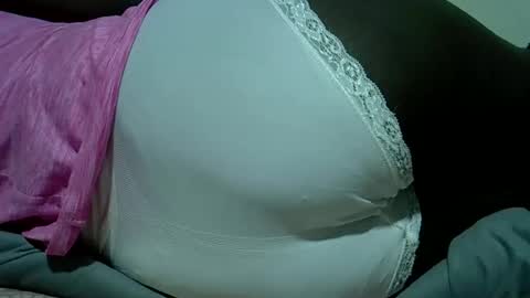 Snapshot of double_love9 chatting on 18, 4, 2026 bellie online show from 18, 4, 2026