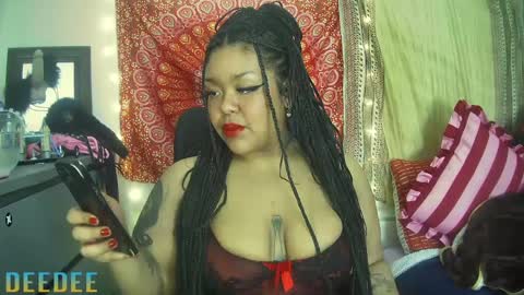 DeeDee online show from 16, 2, 2025