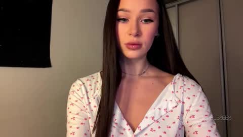 MOLLYYYY dont forget to give me a thumb up online show from 10, 1, 2026