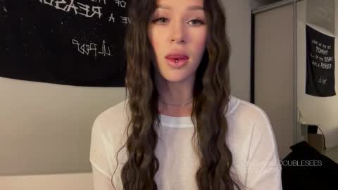 MOLLYYYY dont forget to give me a thumb up online show from 24, 2, 2026