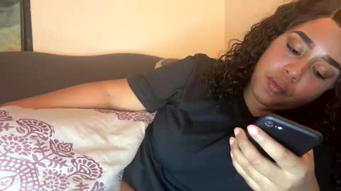 dove_love22 online show from 30, 10, 2025