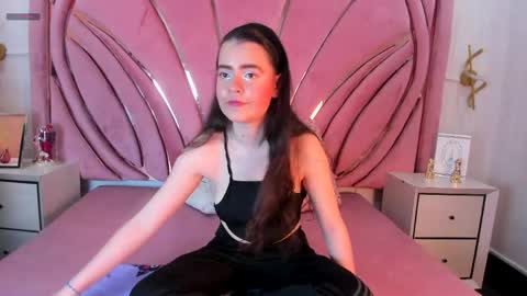 Snapshot of dovemullerr2 chatting on 30, 5, 2026 dovemullerr2 online show from 30, 5, 2026