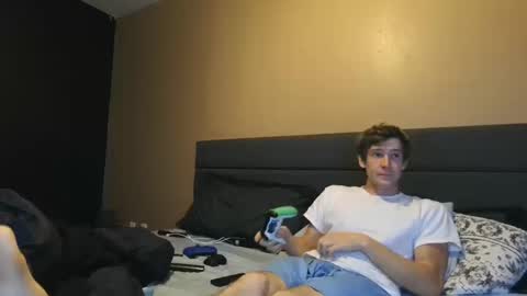 Snapshot of downforthemoney chatting on 13, 10, 2025 downforthemoney online show from 13, 10, 2025