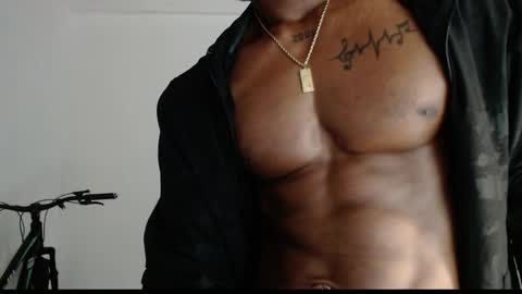 Snapshot of drake_brown_23 chatting on 15, 5, 2026 Drake 23 online show from 15, 5, 2026