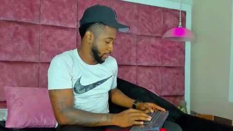 Snapshot of drake_nassir4 chatting on 7, 12, 2024 ---Drake--- online show from 7, 12, 2024