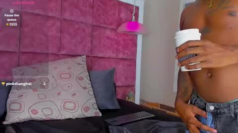 Snapshot of drake_nassir4 chatting on 11, 2, 2025 ---Drake--- online show from 11, 2, 2025