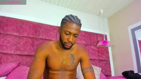 Snapshot of drake_nassir4 chatting on 17, 2, 2025 ---Drake--- online show from 17, 2, 2025
