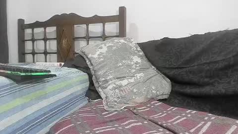 drake whitee Independent Model online show from 10, 2, 2025