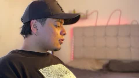 Snapshot of drakenn_ chatting on 7, 4, 2026 drakeeee online show from 7, 4, 2026