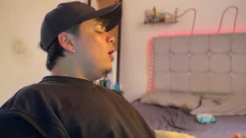 Snapshot of drakenn_ chatting on 9, 4, 2026 drakeeee online show from 9, 4, 2026