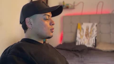 Snapshot of drakenn_ chatting on 16, 4, 2026 drakeeee online show from 16, 4, 2026