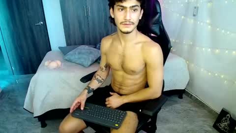 Snapshot of dreaamteeam chatting on 4, 3, 2026 ANDRE AND SOPHIE online show from 4, 3, 2026