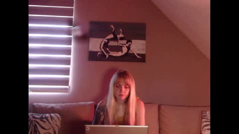 A girl online show from 31, 1, 2025