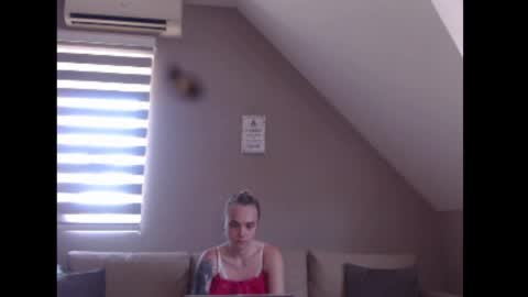 Snapshot of dreamcatcherfantasy chatting on 29, 6, 2026 A girl online show from 29, 6, 2026