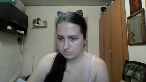 Snapshot of dreamiebelle chatting on 5, 11, 2025 dreamiebelle online show from 5, 11, 2025
