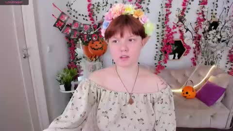 Snapshot of dreammyluna chatting on 24, 10, 2025 Luna online show from 24, 10, 2025