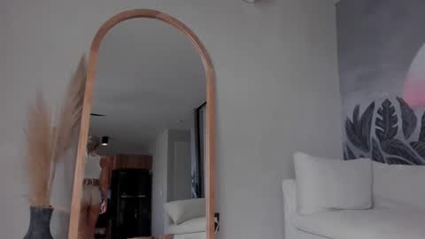 Snapshot of dreamyylilah chatting on 28, 2, 2025 Lilah  online show from 28, 2, 2025