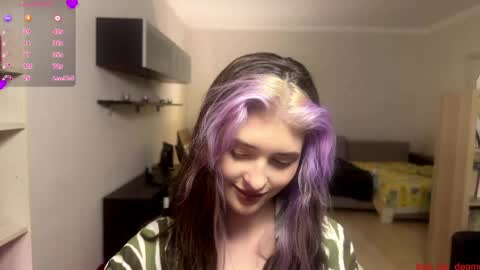 Snapshot of dremazwahlen chatting on 19, 4, 2026 Dia online show from 19, 4, 2026