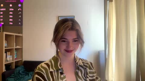 Snapshot of dremazwahlen chatting on 5, 5, 2026 Dia online show from 5, 5, 2026