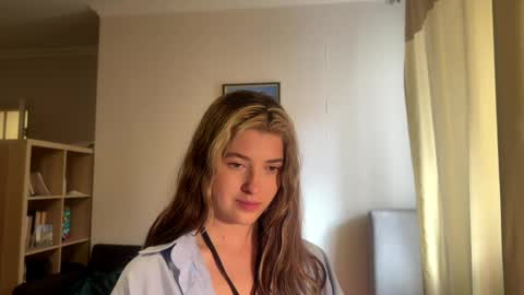 Snapshot of dremazwahlen chatting on 17, 5, 2026 Dia online show from 17, 5, 2026
