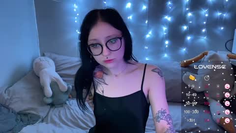 Tara  Sonny online show from 1, 1, 2025