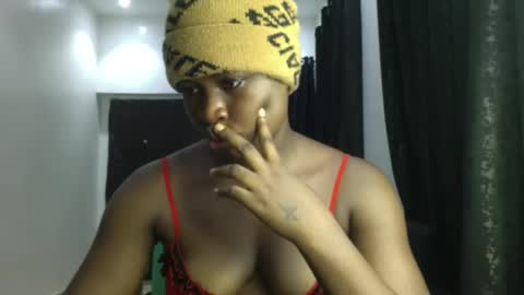 dripping_luna online show from 8, 1, 2025