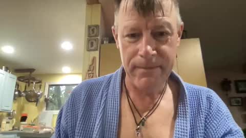 Snapshot of dudeinnh chatting on 29, 9, 2025 Steve online show from 29, 9, 2025