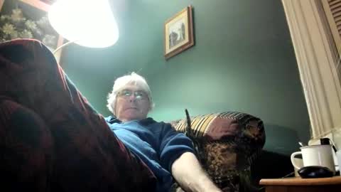Snapshot of dug38 chatting on 18, 4, 2026 Doug online show from 18, 4, 2026