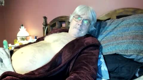 Snapshot of dug38 chatting on 18, 4, 2026 Doug online show from 18, 4, 2026