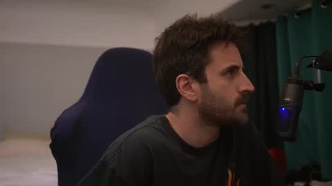 Snapshot of dukethedude chatting on 28, 12, 2024 Duke online show from 28, 12, 2024