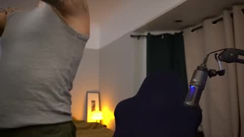 Snapshot of dukethedude chatting on 28, 9, 2025 Duke online show from 28, 9, 2025