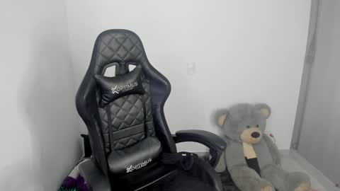 Snapshot of dulcekim_dj chatting on 7, 1, 2025 dulcekim_dj online show from 7, 1, 2025