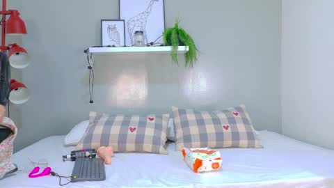 Dulce Sexy  online show from 6, 4, 2026