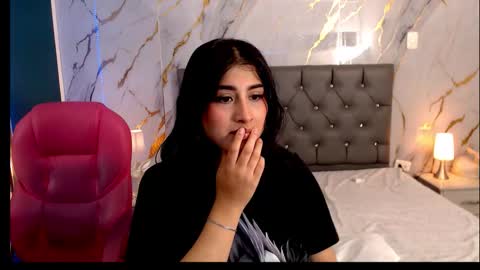 Abril Cruz online show from 4, 10, 2025