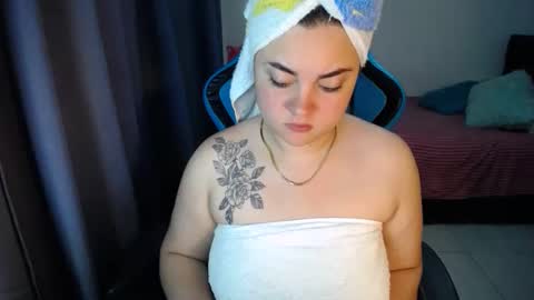 Snapshot of dumont_model chatting on 18, 1, 2025 Nicole   online show from 18, 1, 2025