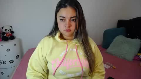 Snapshot of dumont_model chatting on 13, 2, 2025 Nicole   online show from 13, 2, 2025